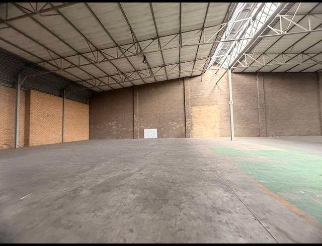 1,412M² WAREHOUSE TO LET IN MEADOWDALE
